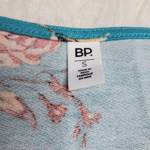 BP Surplice Smocked Hem Crop Top - Picture 2 of 6